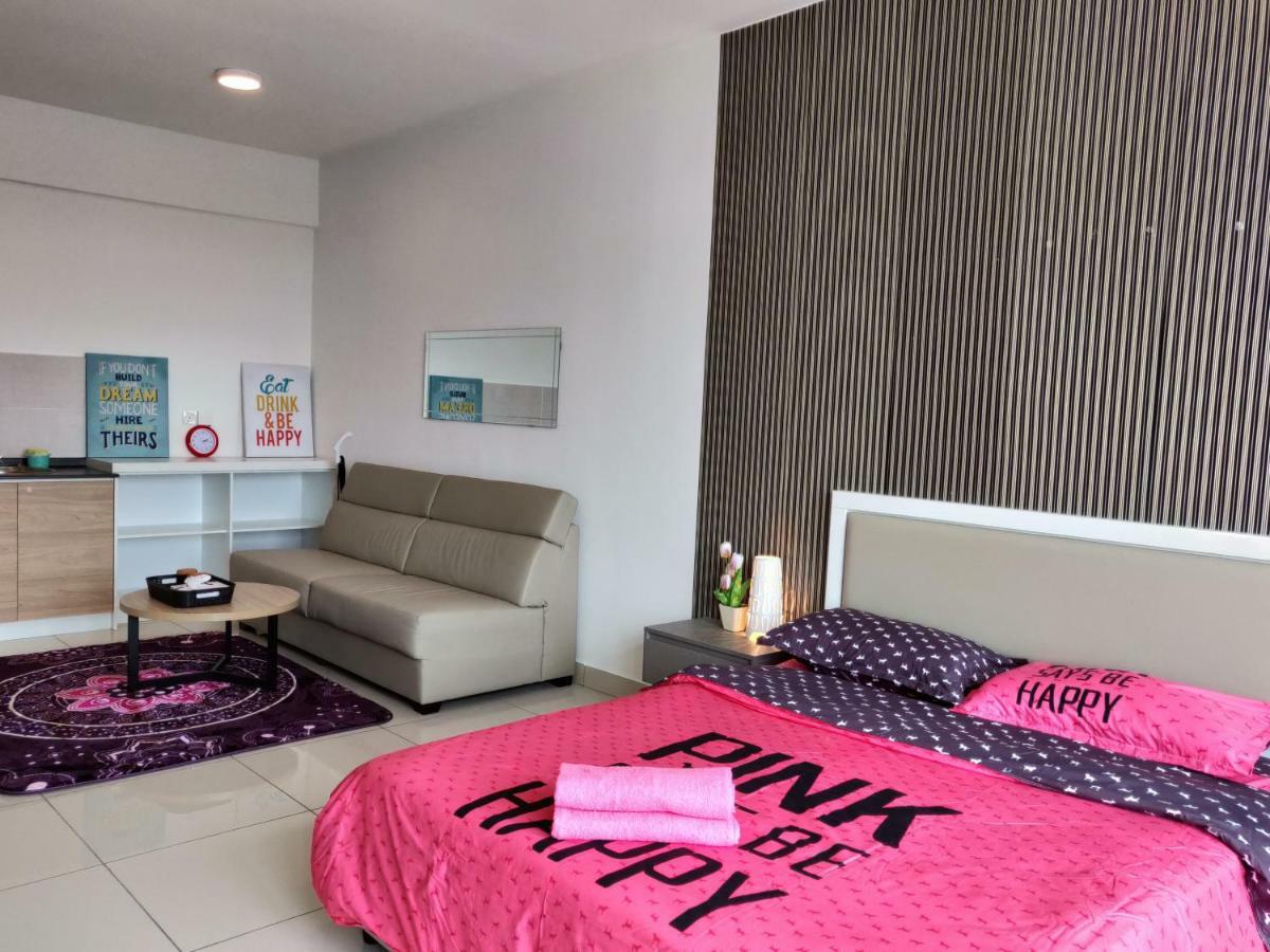 Comfort Zone Premium Guesthouse @ Evo Bangi Exterior photo